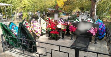 Захоронение урны с прахом на кладбище